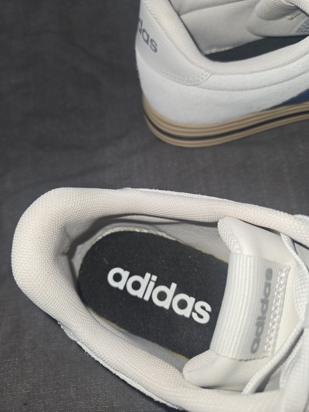 Adidas Suede White Sneakers with Blue Stripes and Gum Sole Unisex Size M8 W10 - Picture 6 of 9